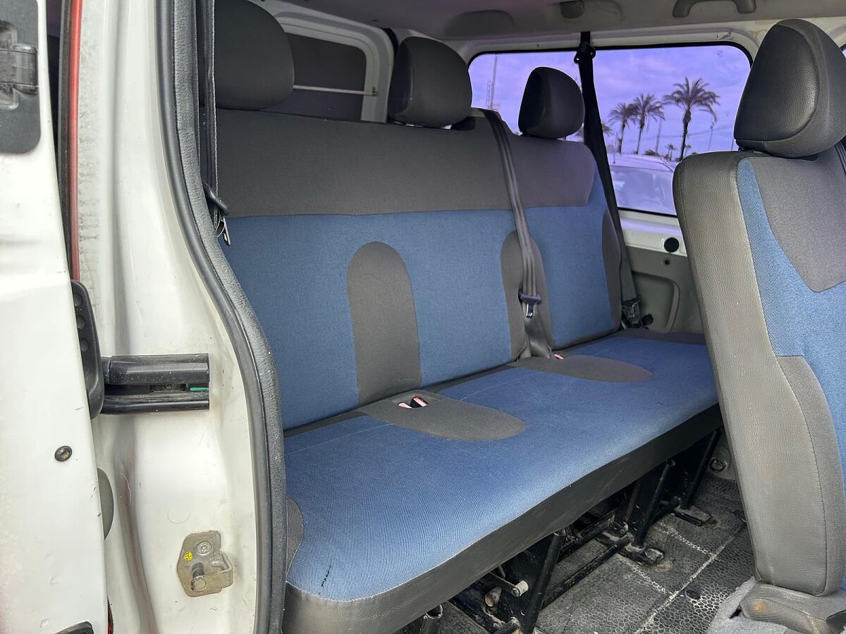 RENAULT TRAFIC 9 SEATS 2.0 DCI SPANISH LHD IN SPAIN 137000 MILES SUPERB 2013